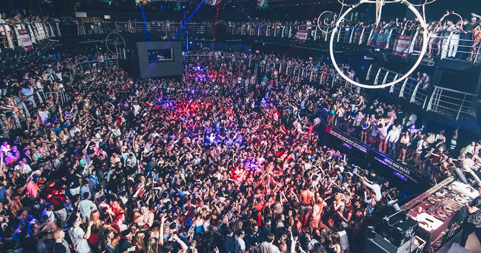 8 Best Beach Clubs and Bars in Cancun